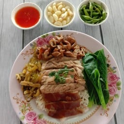 ข้าวขาหมูเนื้อหนัง-ไส้