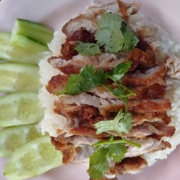พี่แอนต้มเลือดหมู ซอยพุงกาง
