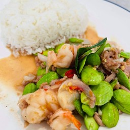 ข้าวราดสะตอผัดกุ้งหมูสับ