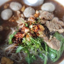 คุณตาคุณยาย ลูกชิ้นโกเด้ง ขามใหญ่