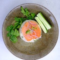 ข้าวขยำปู แซลมอนแซ่บ ไข่ลาวา