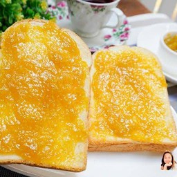 ขนมปังปิ้งเนยแยมส้ม