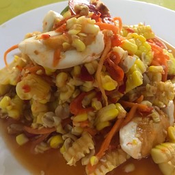 ตำข้าวโพดไข่เค็ม