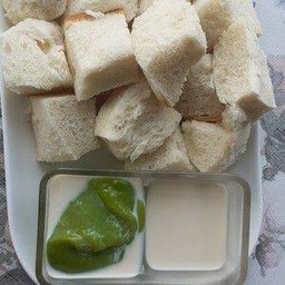 ขนมปังนึ่งไอน้ำ + สังขยาใบเตยนมสด
