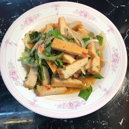 ยำหมูยอทอด