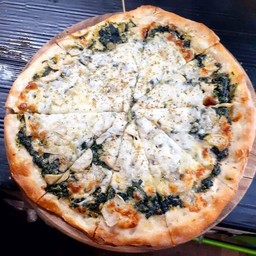 พิซ่าผักโขมมังววิรัติ