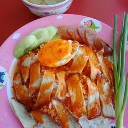 ดวงตะวัน บะหมี่เกี๊ยว หน้าซอยเทียนทะเล16/1