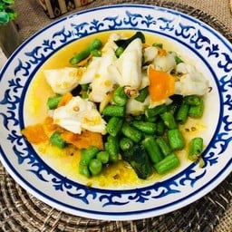 เนื้อปูผัดพริกเหลือง