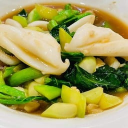 ผัดคะน้าปลาหมึก