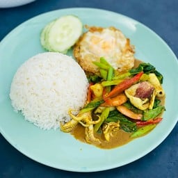 เลิฟ ผัดไทย อาหารตามสั่ง