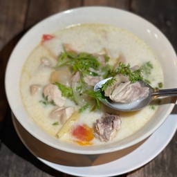 ต้มข่าไก่