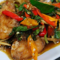 เนื้อปลากะพงผัดฉ่า