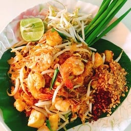 ร้านผัดไทยกุ้งสดป้าอ้วน(ซอยชาวดิน)