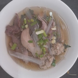 ก๋วยจั๊บหมู พิเศษ