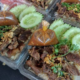 ร้าน""กิ๋นลำ''ข้าวมันควาย