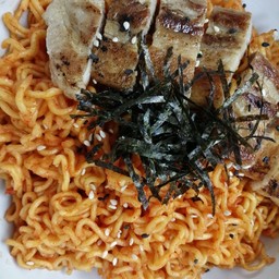 มาม่าเผ็ดสามชั้นย่าง