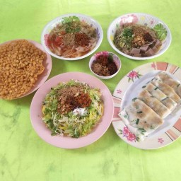 ข้าวซอยน้อยป้าตาล