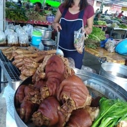 ร้าน.ลาบนายนพ