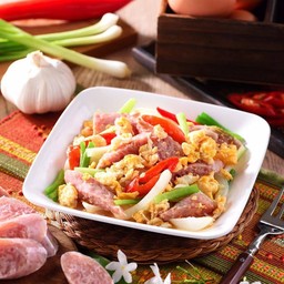 แหนมผัดไข่