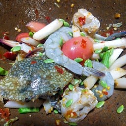 ตำไหลบัวปูม้า+กุ้งสด