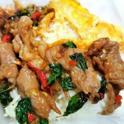 ข้าวกระเพราหมูชิ้น