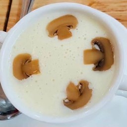 5.ซุปครีมข้นเห็ด Creamy Mushroom Soup