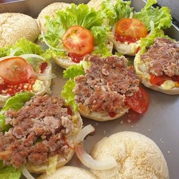 ฟูล เบอร์เกอร์ Full Burger