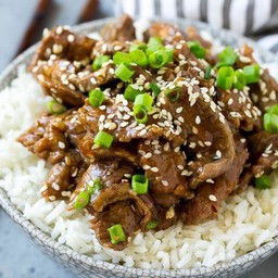 ข้าวเนื้อใบพายกระเทียมพริกไทย