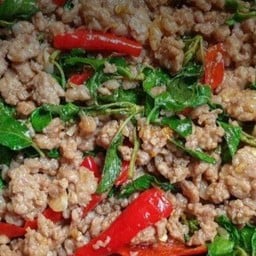 กระเพราหมูสับเป็บกับ