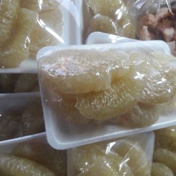 ป้าน้อยผลไม้ ตลาดสาโรจน์