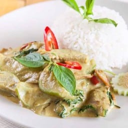 หมูแดงข้าวแกงเขียวหวานหมูแดง(ใช้ข้าวหอมมะลิ)