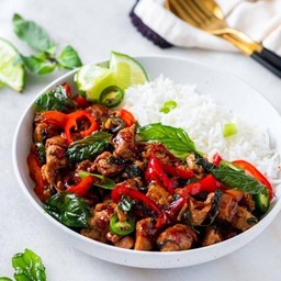 ข้าวกระเพราเนื้อใบพาย