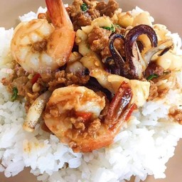 ข้าวราดกะเพรารวมมิตรหมู