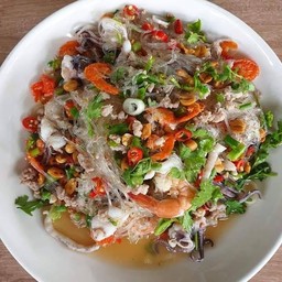 ยำวุ้นเส้น ทะเลหมูสับ
