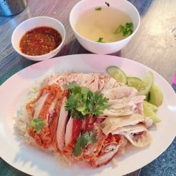 เก่ง ข้าวมันไก่ตอน (ปากซอยกันตนา)