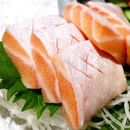 Salmon Toro Sashimi (ท้องแซลมอนซาชิมิ)