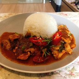 ผัดพริกแกง ( พร้อมข้าว )