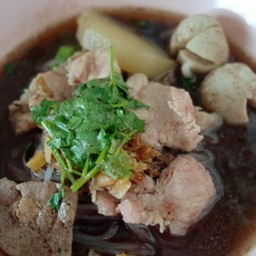 กระเพราหน้าวัด