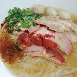 ก๋วยเตี๋ยวหมูอบ