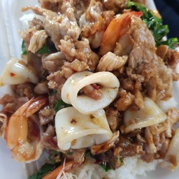 กะเพราเป็นกับข้าว