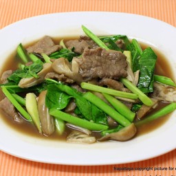 เนื้อผัดคะน้าเห็ดสด