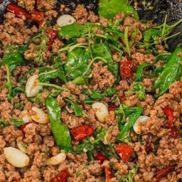 ข้าวกะเพราเนื้อ