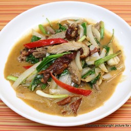 เป็ดย่างผัดผงกะหรี่