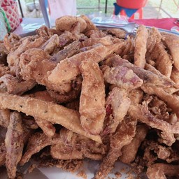 กล้วยทอดตากับยายหน้าสหกรณ์ออมทรัพย์ครู