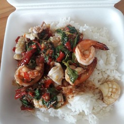 ข้าวผัดกระเพรากุ้ง