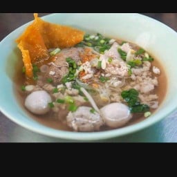 ก๋วยเตี๋ยวประตูแดง