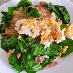 ข้าวราด ใบเหลียงผัดไข่ วุ้นเส้นหมูสับ