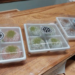 ไดฟูกุโมจิ รสชาเขียว 4 ชิ้น