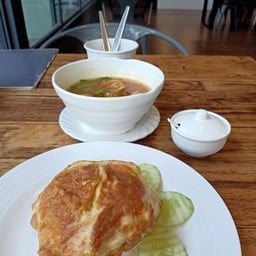 ข้าวแกงป่าไก่+ไข่เจียว, ข้าวแกงป่าเนื้อ+ไข่เจียว, ข้าวแกงป่าปลา+ไข่เจียว