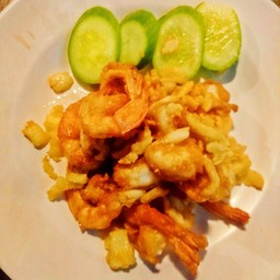 กุ้งทอดกะเทียม